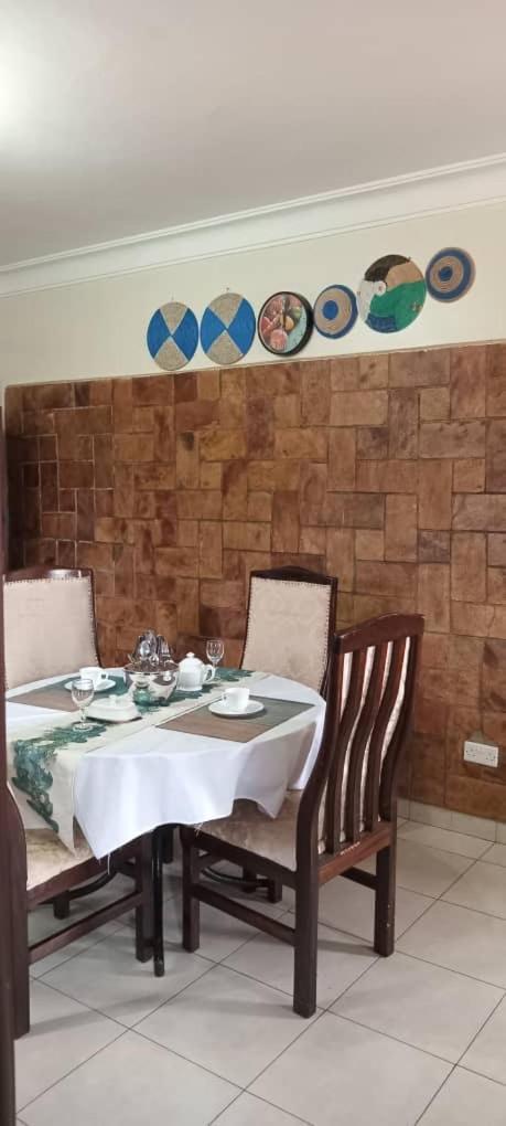 The Abode Apartments Lake View & Breakfast Suite Near Beach Entebbe Luaran gambar