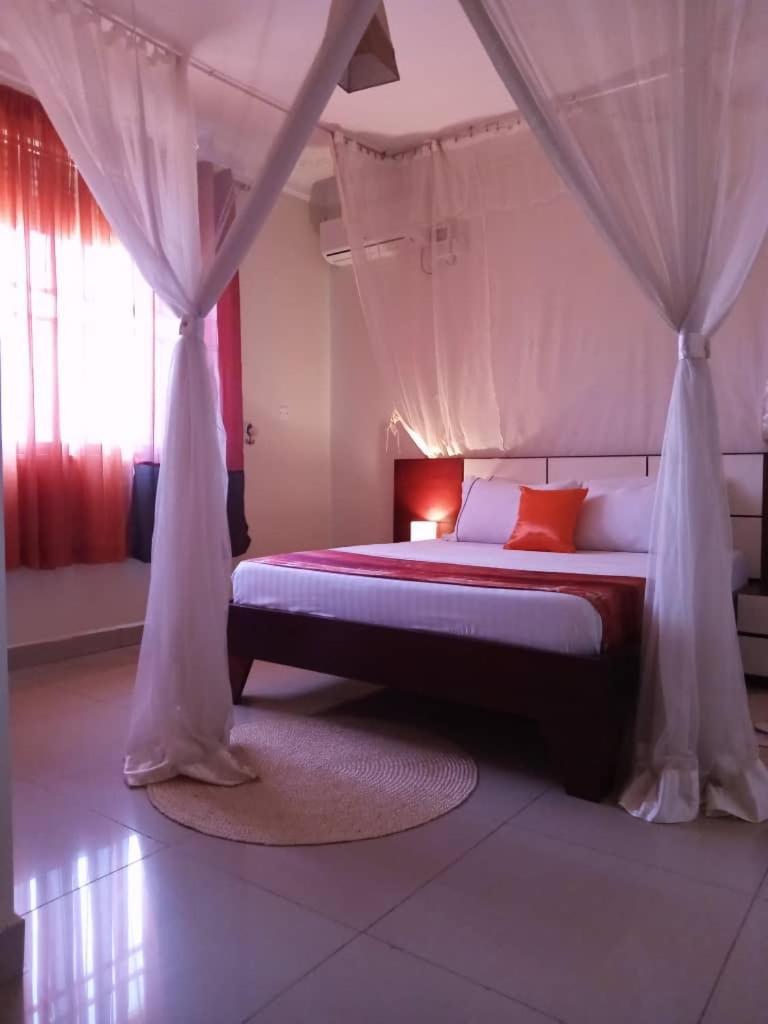 The Abode Apartments Lake View & Breakfast Suite Near Beach Entebbe Luaran gambar
